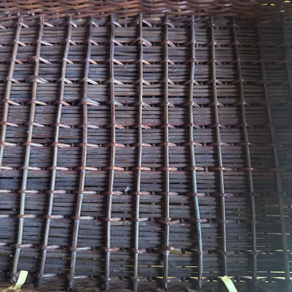Vintage Wicker Woven Picnic Basket with Leather Strap - Picture 4 of 7